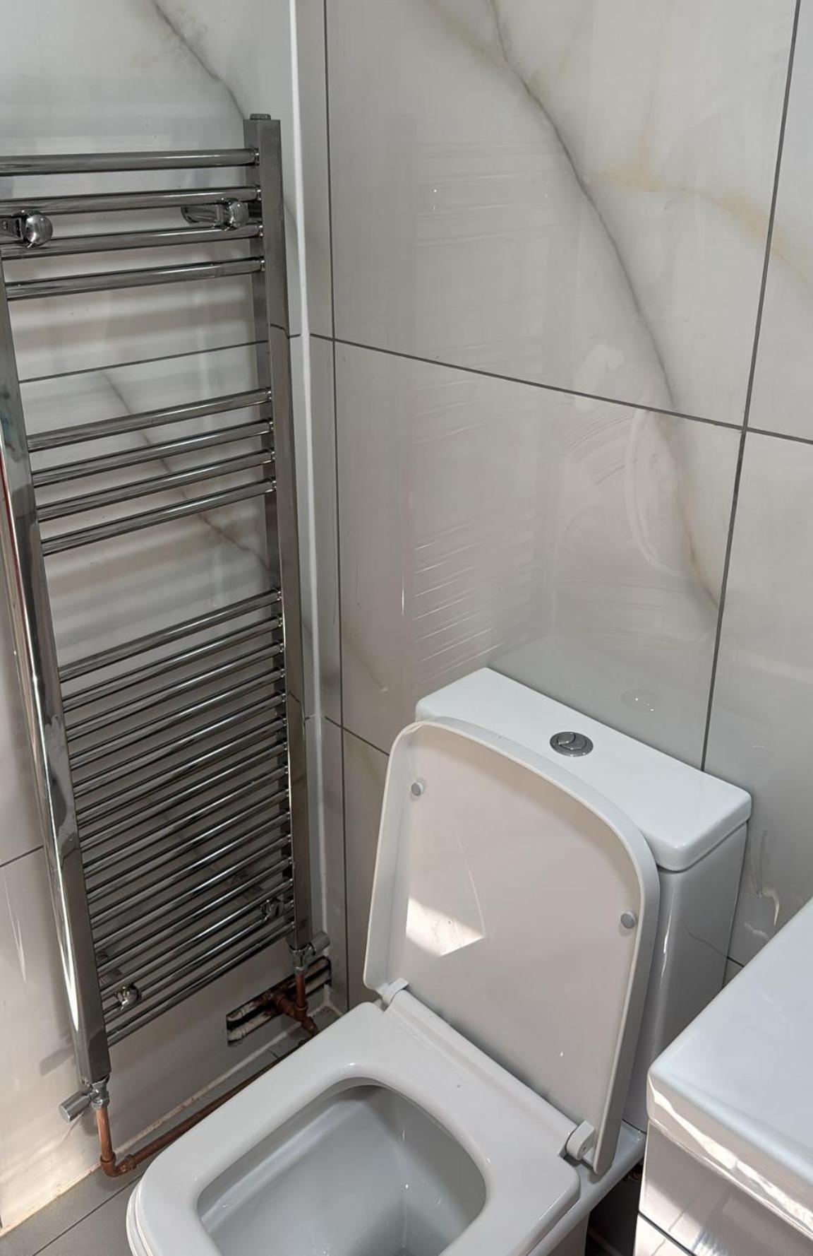 33Sm Dreams Unlimited Serviced Accommodation- Staines - Heathrow Stanwell Exterior photo
